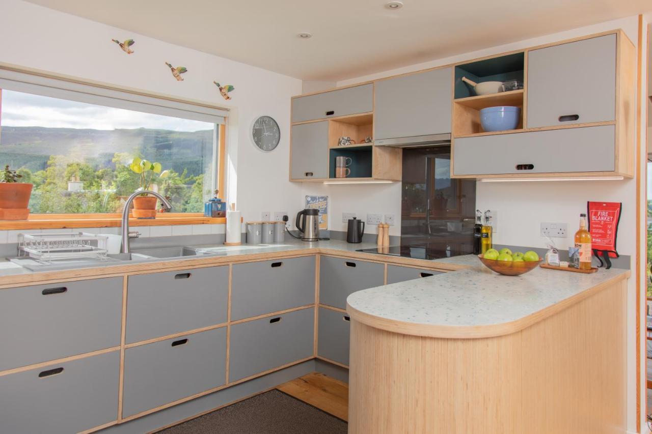 Villa Cuillrigh - Luxury House, Loch & Mountain Views Portree Exterior foto